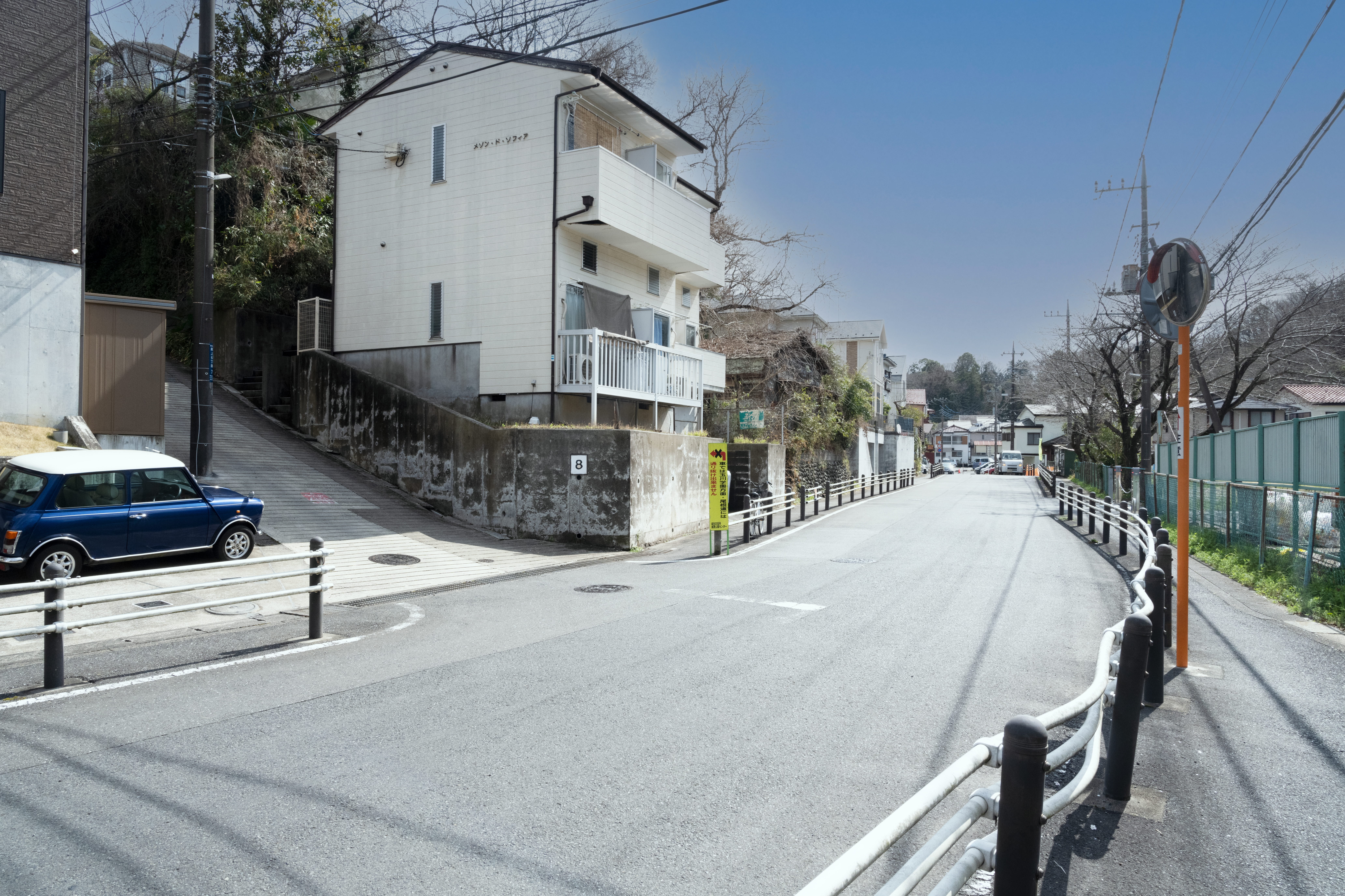 岡上8番坂"